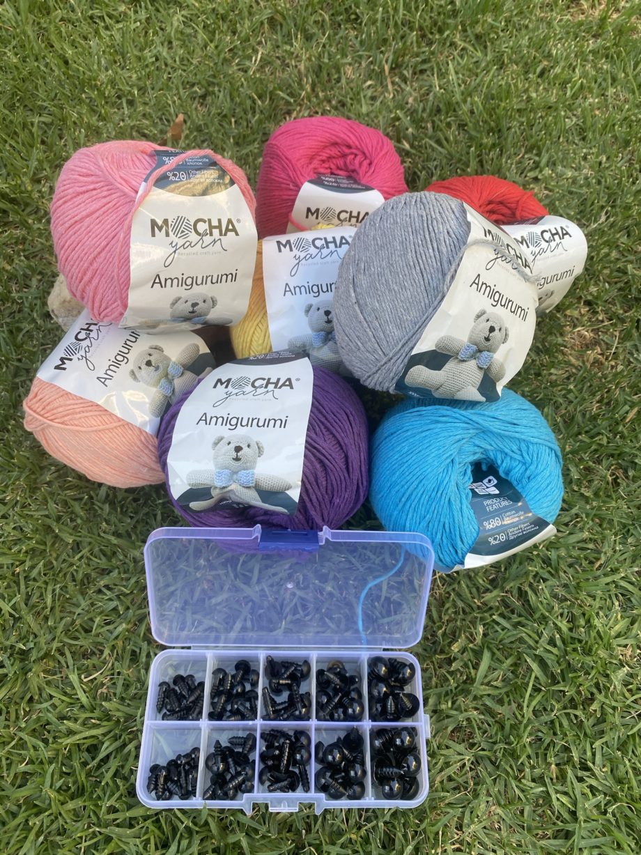 15 Amigurumis color a elección + Caja de ojos de seguridad